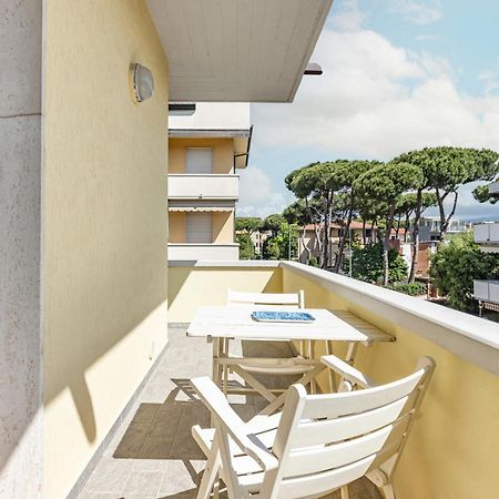 Comfy Apartment With Private Parking Near The Beach! Viareggio Exterior photo