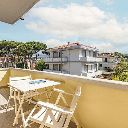 Comfy Apartment With Private Parking Near The Beach! Viareggio Exterior photo