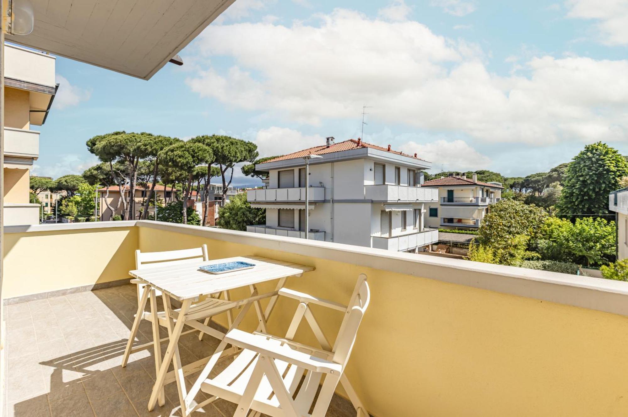 Comfy Apartment With Private Parking Near The Beach! Viareggio Exterior photo